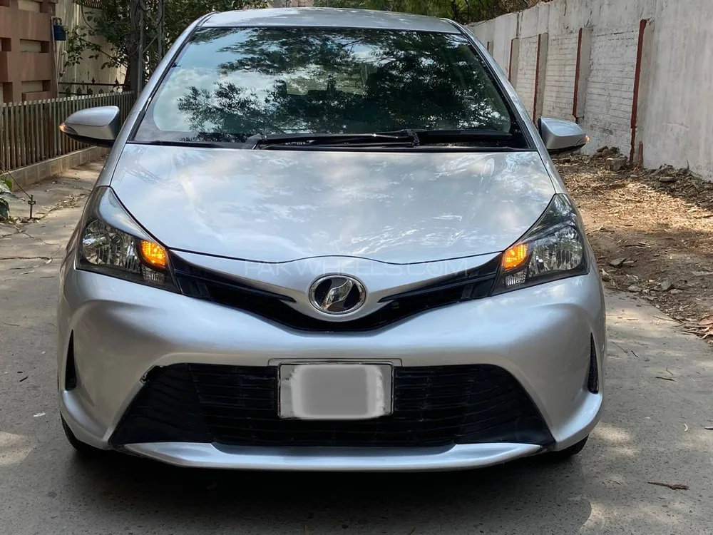 Toyota Vitz 2015 for Sale in Islamabad Image-1