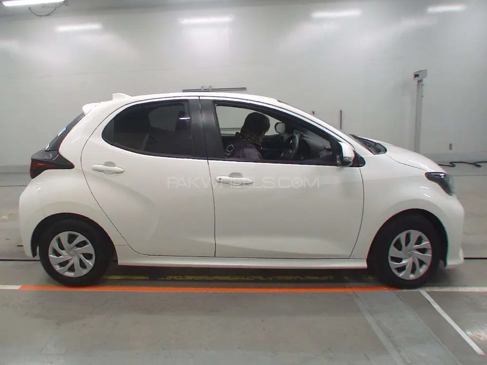 Toyota Yaris Hatchback 2021 for Sale in Peshawar Image-1