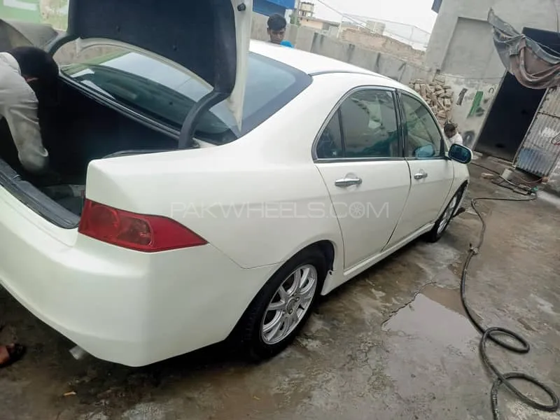Honda Accord 2004 for Sale in Lahore Image-1
