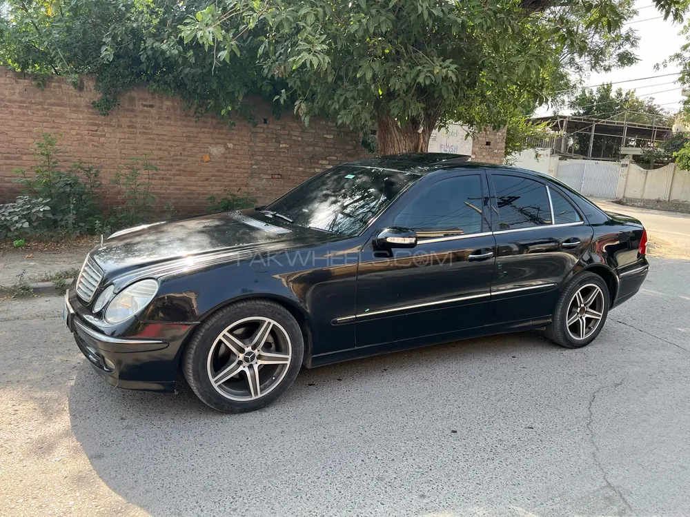 Mercedes Benz E Class 2005 for Sale in Islamabad Image-1