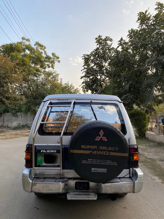 Mitsubishi Pajero 1992 for Sale in Lahore Image-1