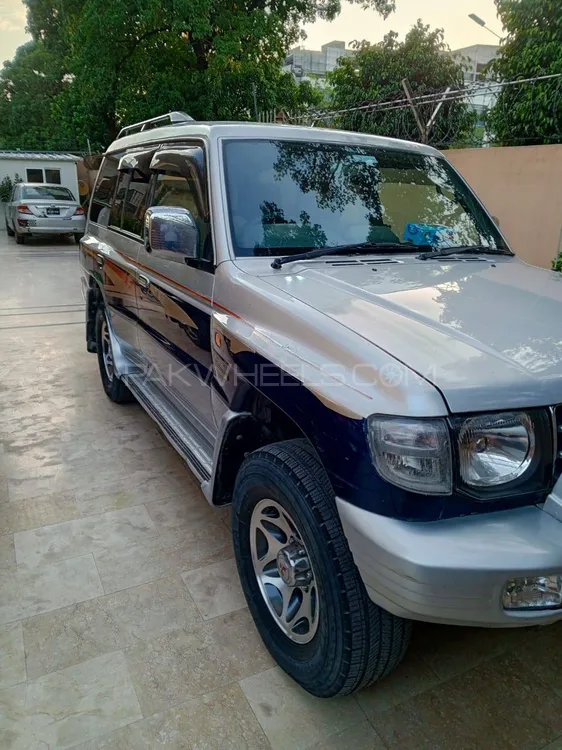 Mitsubishi Pajero 2001 for Sale in Karachi Image-1