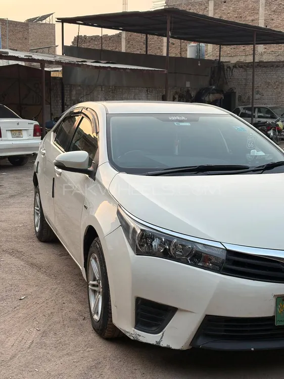 Toyota Corolla 2015 for Sale in Peshawar Image-1