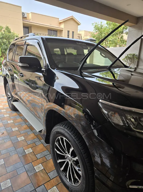 Toyota Prado 2018 for Sale in Lahore Image-1
