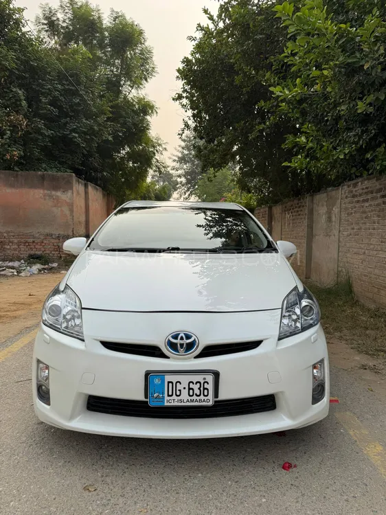 Toyota Prius 2011 for Sale in Attock Image-1