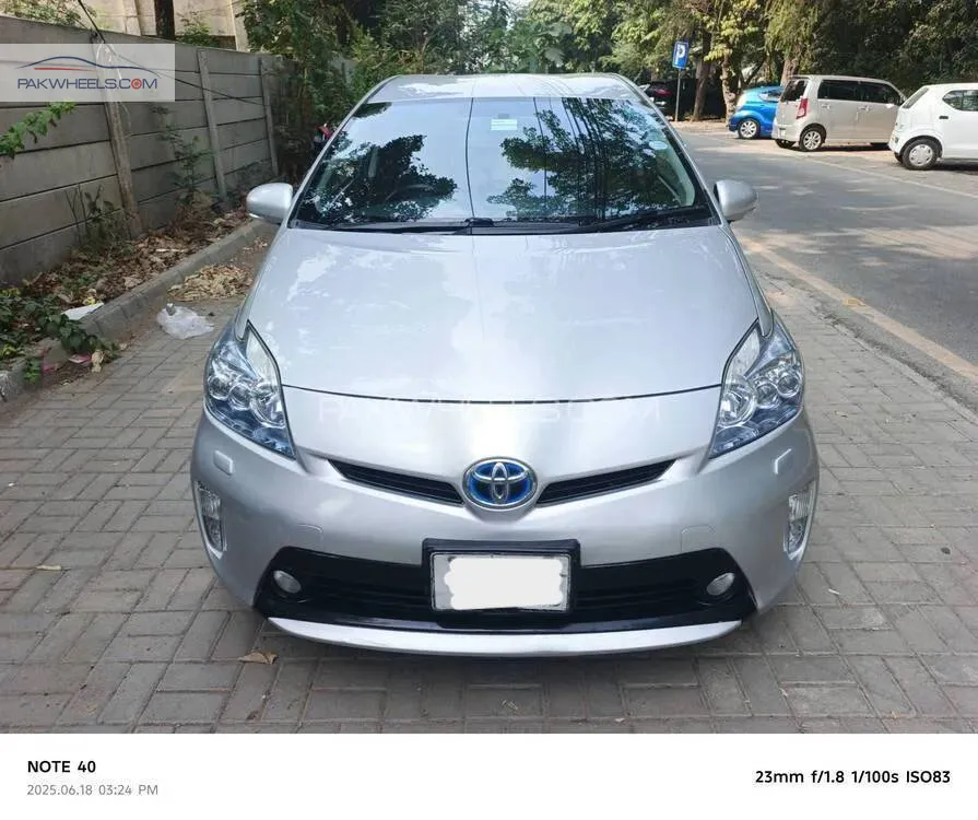 Toyota Prius 2015 for Sale in Lahore Image-1