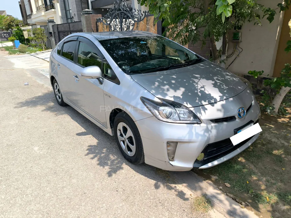 Toyota Prius 2015 for Sale in Multan Image-1