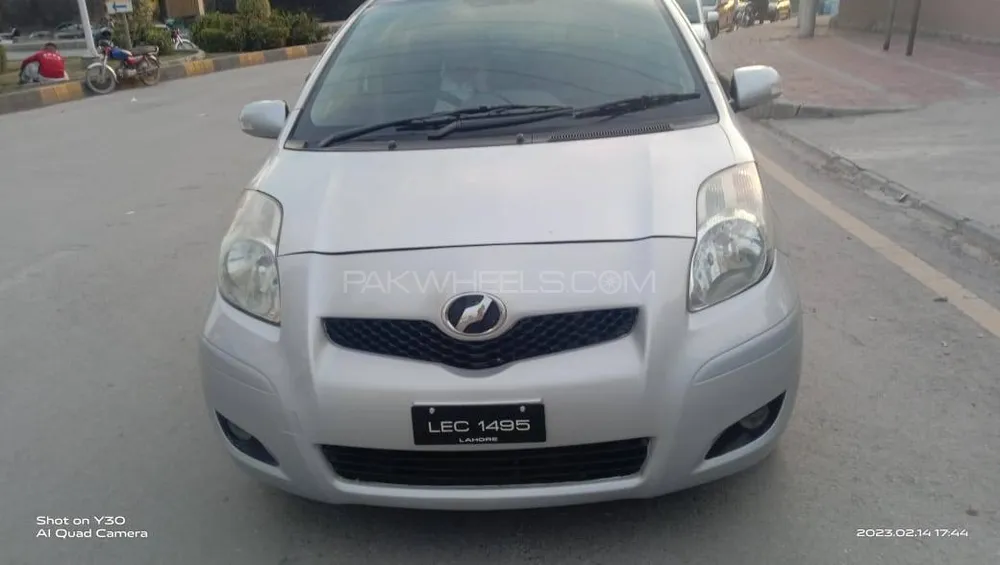Toyota Vitz 2010 for Sale in Faisalabad Image-1