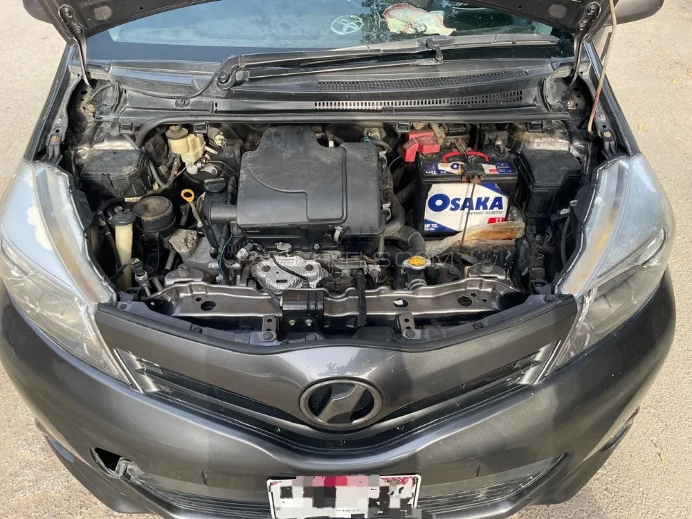 Toyota Vitz 2011 for Sale in Karachi Image-1