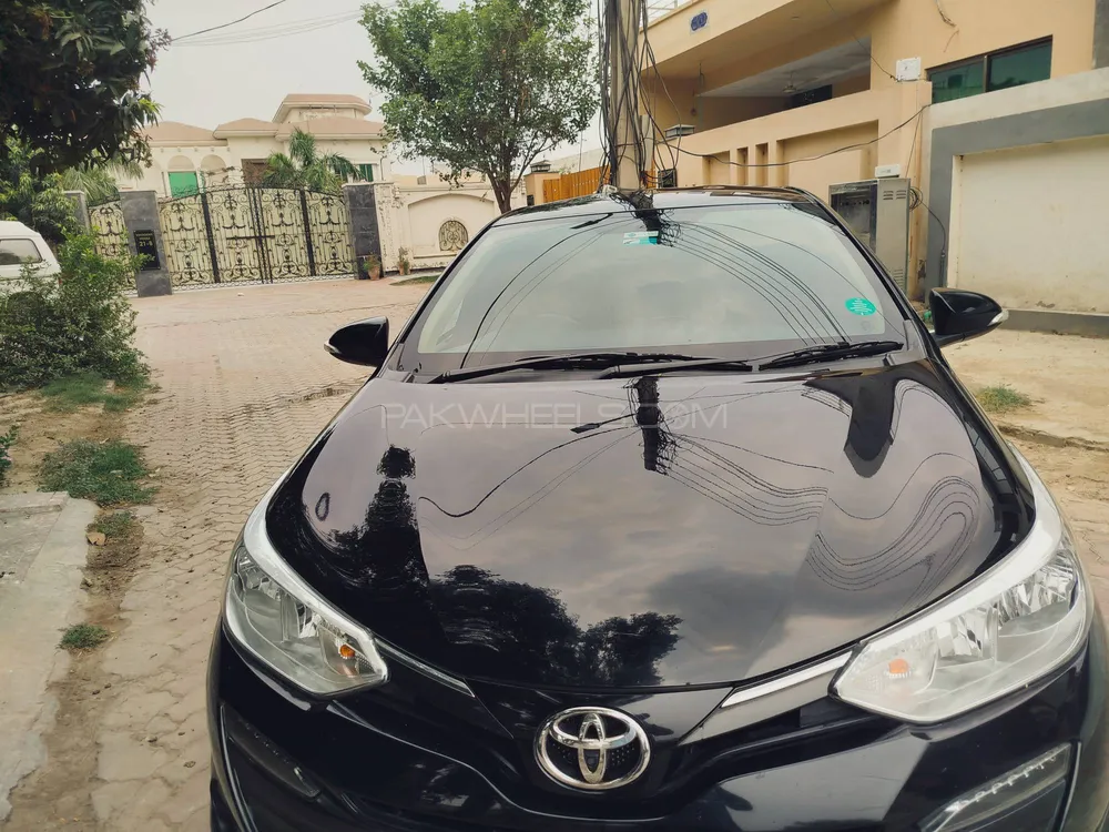 Toyota Yaris Sedan 2021 for Sale in Lahore Image-1
