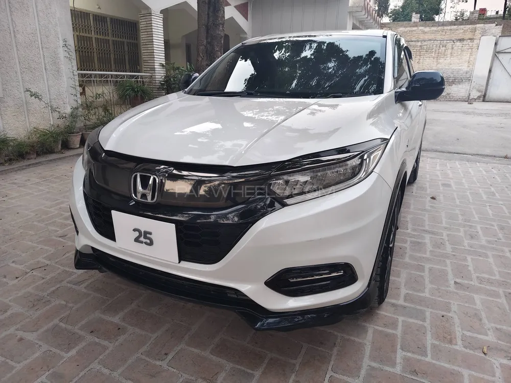 Honda Vezel 2018 for Sale in Kohat Image-1