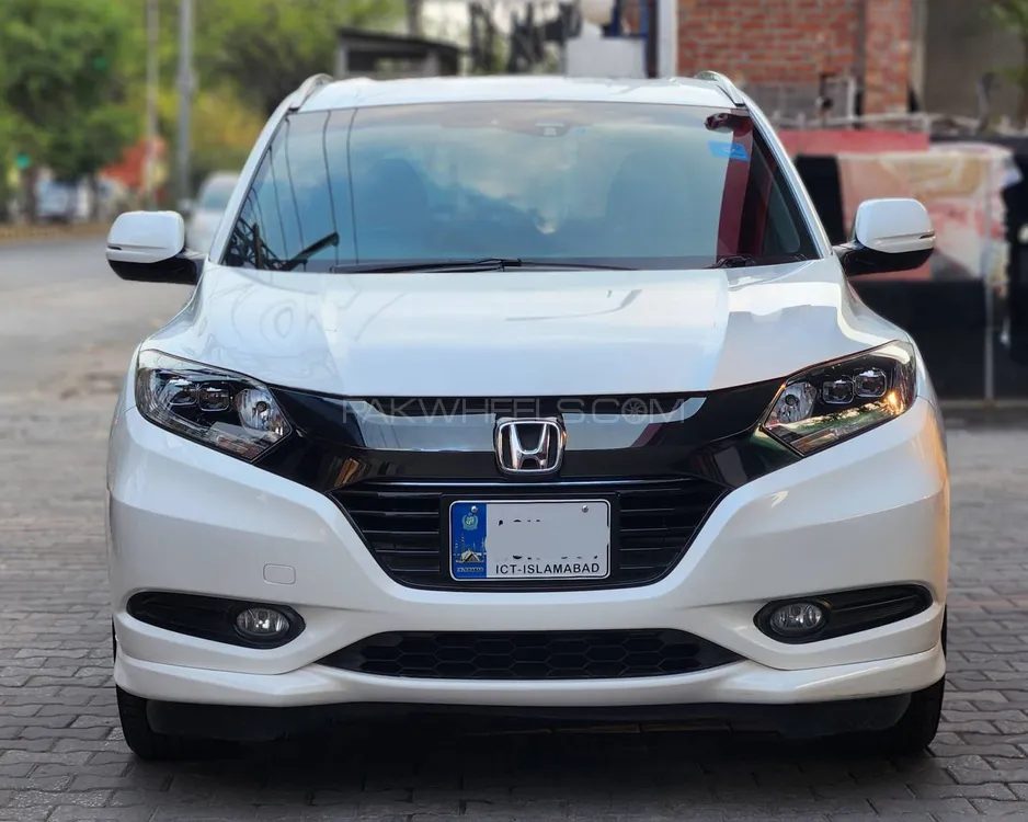 Honda Vezel 2015 for Sale in Lahore Image-1