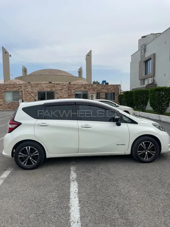 Nissan Note 2017 for Sale in Lahore Nissan Note 2017 for Sale in Lahore Image-8