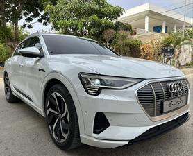 AUDI ETRON 50 QUATTRO TOP OF THE LINE (230KW)
Model 2022 || Registration 2022 
Choice Registered *800*
10,000 miles Driven 
Audi Maintained 
White Color
Bruno Interior
Bumper to Bumper Original Paint 100%
Scratch-less & Spotless
FULL HOUSE 
Just as good as Brand New   
Original TV 
Original Rims 
Still Smells like zero meter 
SEE TO BELIEVE 
READY DELIVERY 
EXCHANGE POSSIBLE WITH ANY CAR

For inspection
Available at SUPREME CARS
Plot # 151/F,Under Imam heights,Shop no.1&2, Main Khalid Bin Walid Rd, Karachi, Sindh 75400

|  Premium Cars |  Best Prices |  Optimum Performance | 
#supremecarsgang
