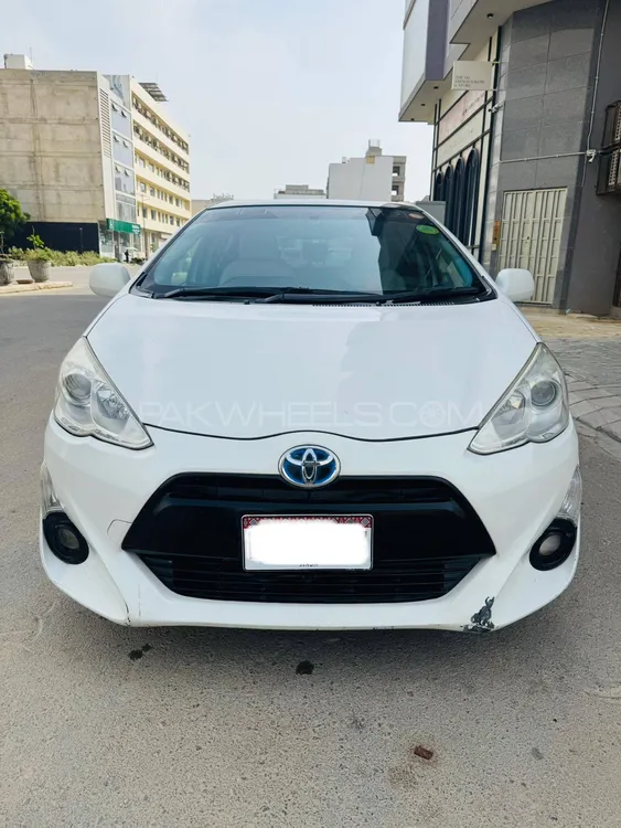 Toyota Aqua 2015 for Sale in Karachi Image-1