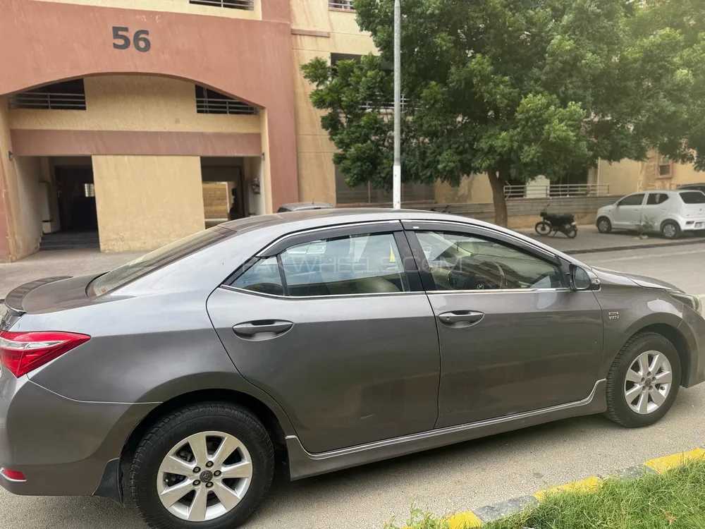 Toyota Corolla 2015 for Sale in Karachi Image-1