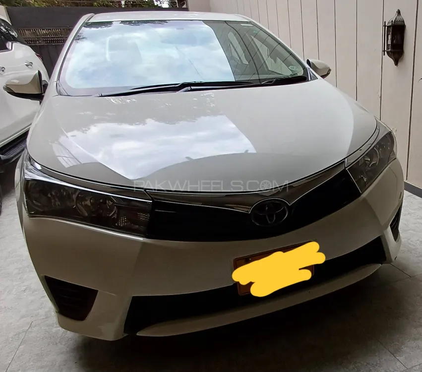 Toyota Corolla 2015 for Sale in Karachi Image-1