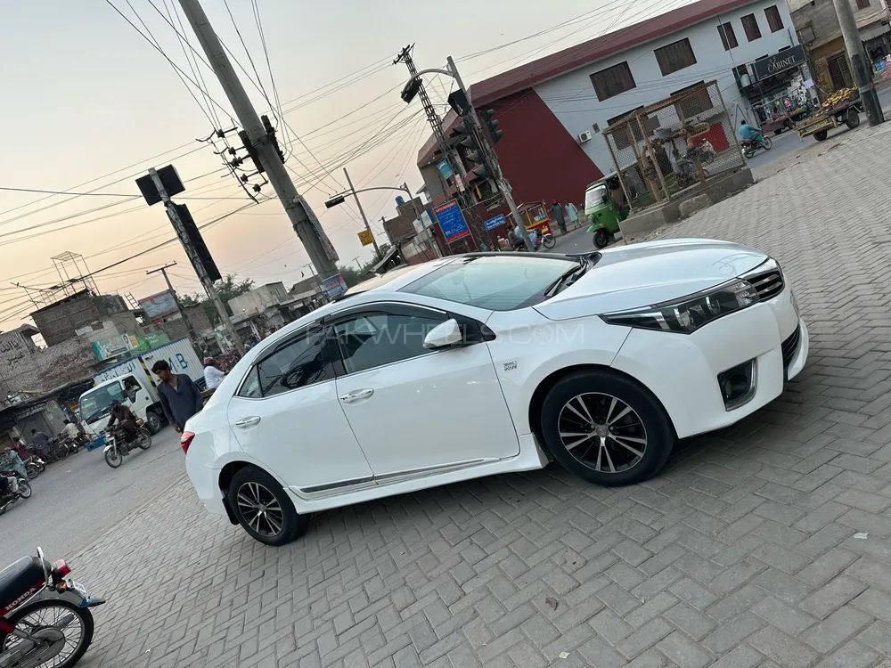 Toyota Corolla 2016 for Sale in Multan Image-1