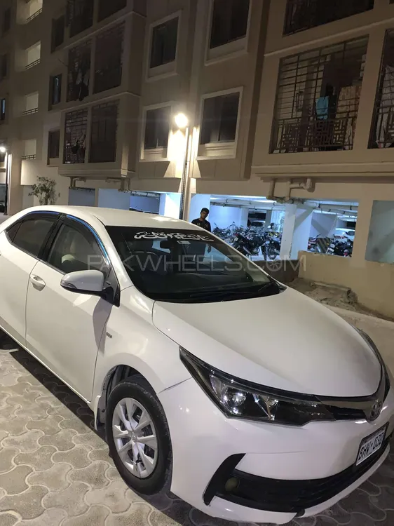 Toyota Corolla 2017 for Sale in Karachi Image-1