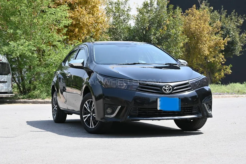 Toyota Corolla 2017 for Sale in Islamabad Image-1