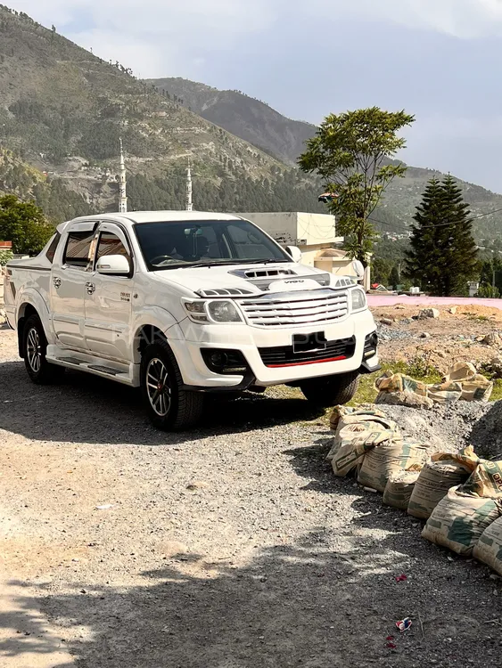 Toyota Hilux 2012 for Sale in Mansehra Image-1
