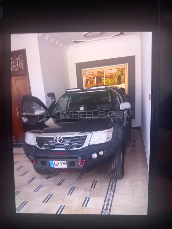 Toyota Hilux 2013 for Sale in Jalalpur Jattan Image-1