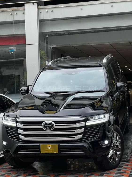 Toyota Land Cruiser 2023 for Sale in Lahore Image-1