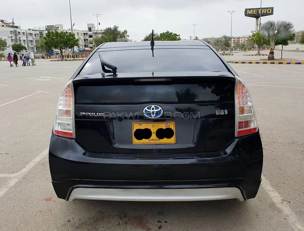 Toyota Prius 2011 for Sale in Karachi Image-1