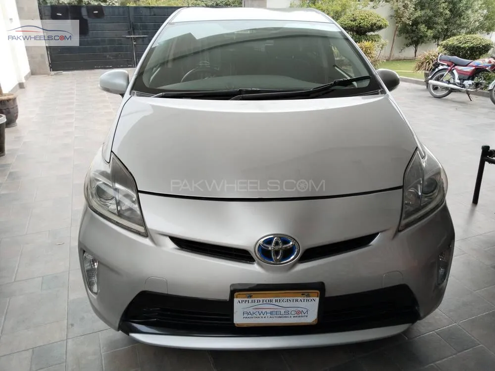 Toyota Prius 2013 for Sale in Lahore Image-1