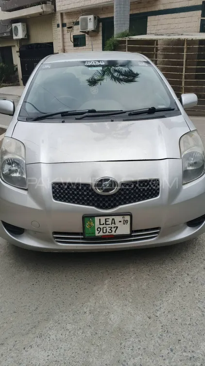 Toyota Vitz 2005 for Sale in Lahore Image-1
