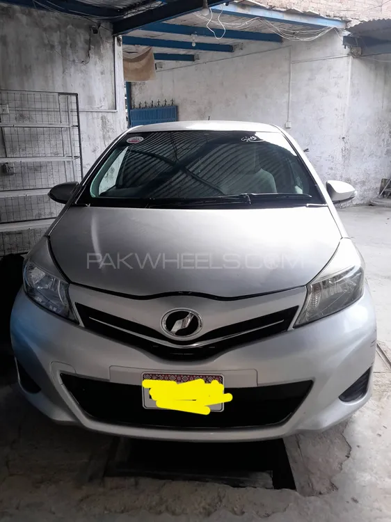 Toyota Vitz 2013 for Sale in Quetta Image-1