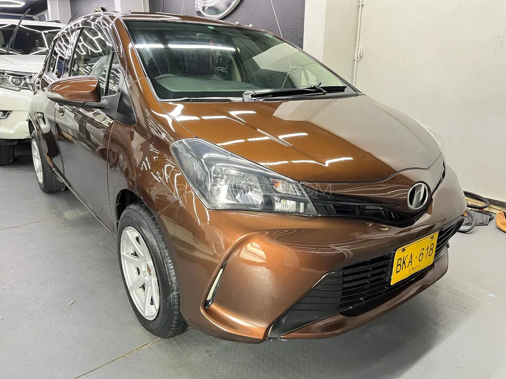 Toyota Vitz 2014 for Sale in Karachi Image-1