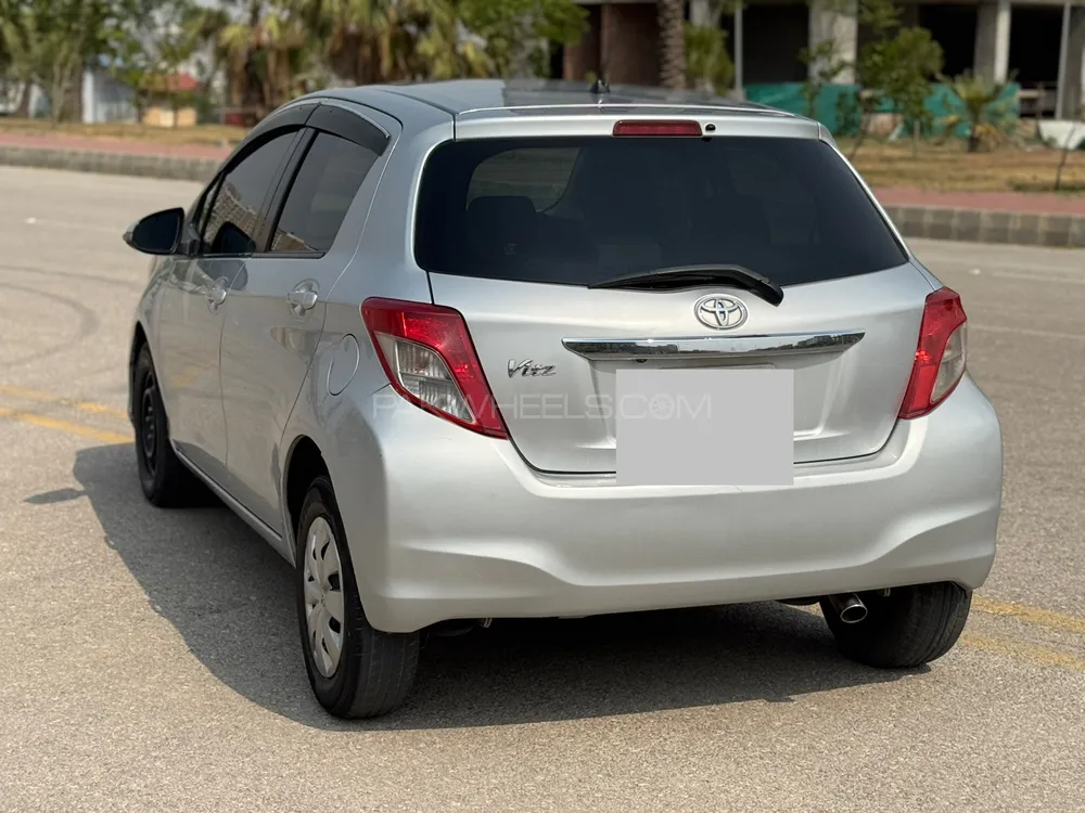 Toyota Vitz 2013 for Sale in Rawalpindi Image-1