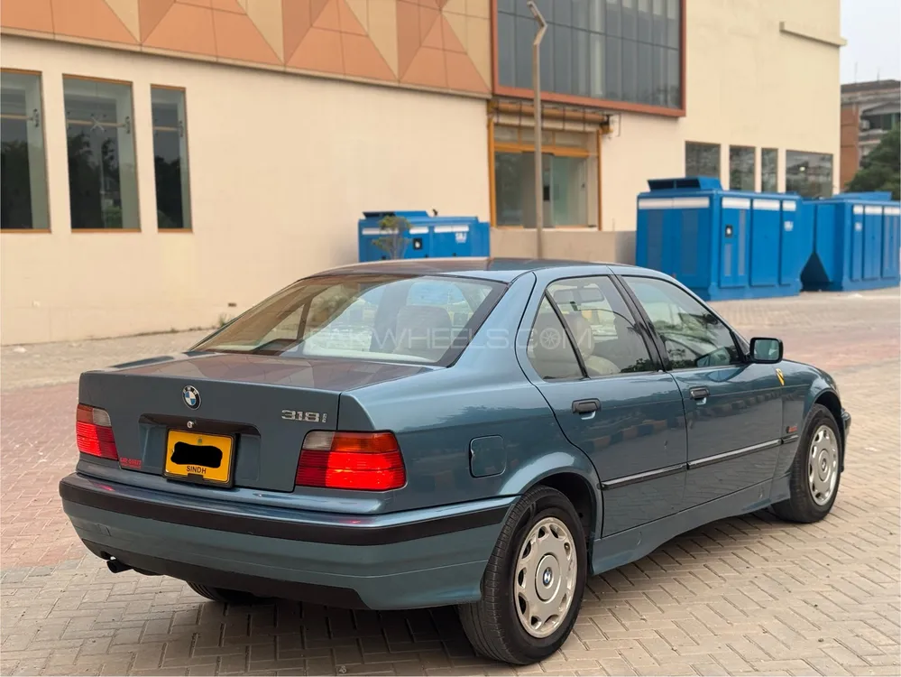 BMW 3 Series 1997 for Sale in Islamabad BMW 3 Series 1997 for Sale in Islamabad Image-5