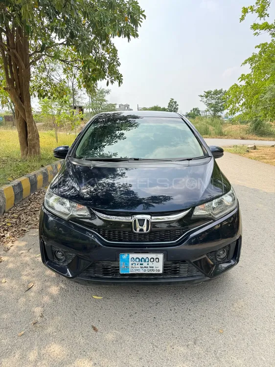 Honda Fit 2016 for Sale in Islamabad Image-1