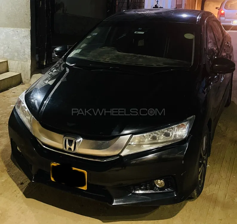 Honda Grace Hybrid 2014 for Sale in Karachi Image-1