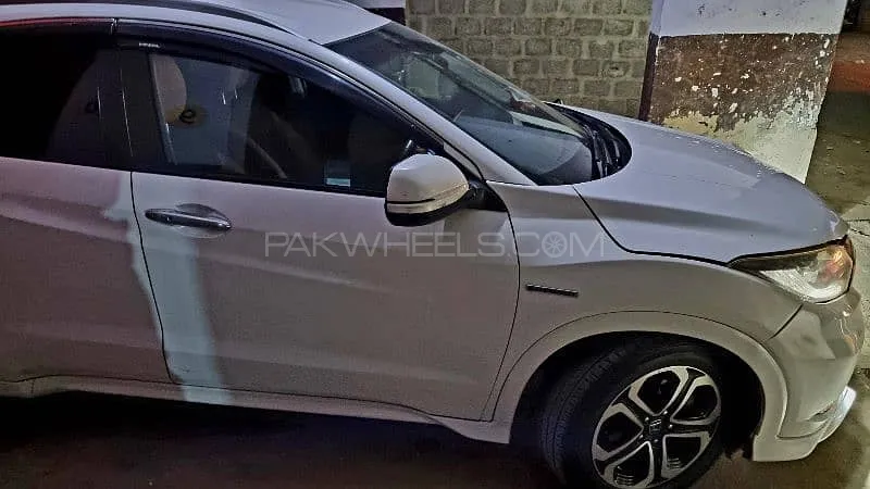 Honda Vezel 2016 for Sale in Karachi Image-1