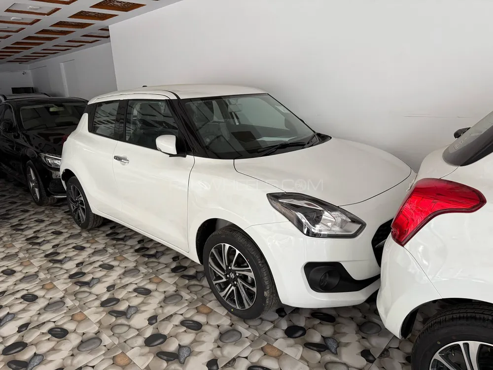 Suzuki Swift 2025 for Sale in Karachi Image-1