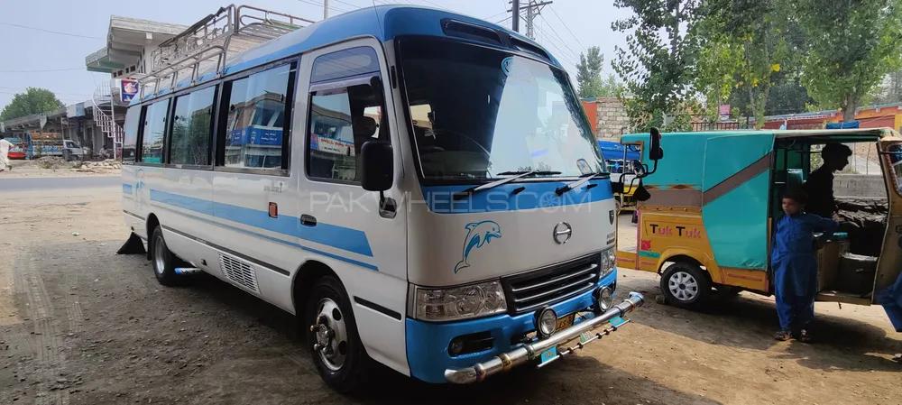 Toyota Coaster 2010 for Sale in Malakand Agency Image-1