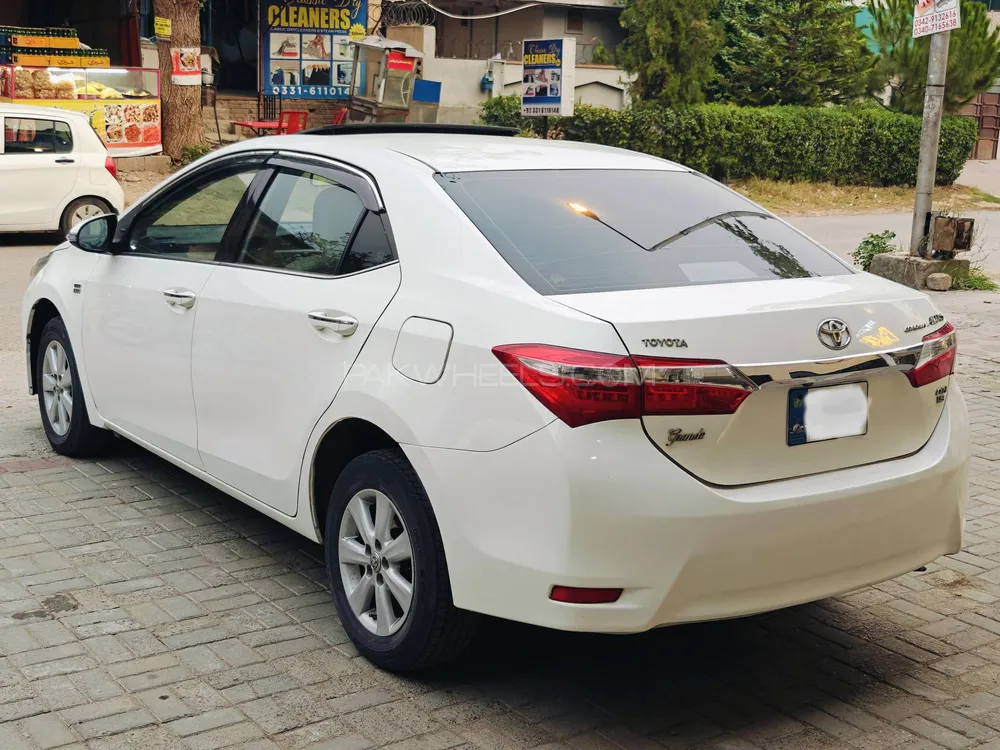 Toyota Corolla 2015 for Sale in Islamabad Image-1