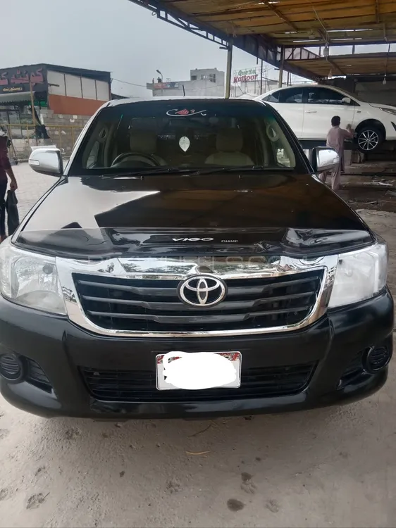 Toyota Hilux 2016 for Sale in Islamabad Image-1