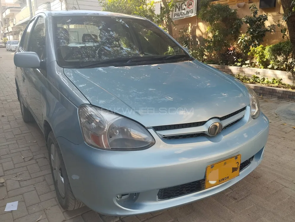 Toyota Platz 2003 for Sale in Karachi Image-1