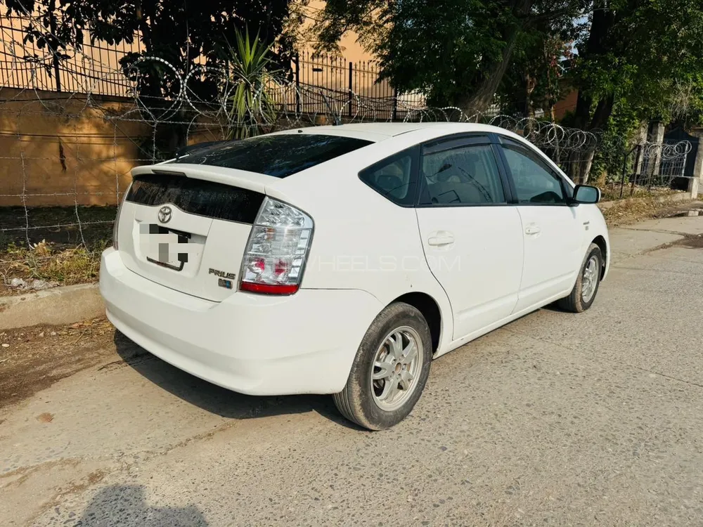 Toyota Prius 2007 for Sale in Islamabad Image-1