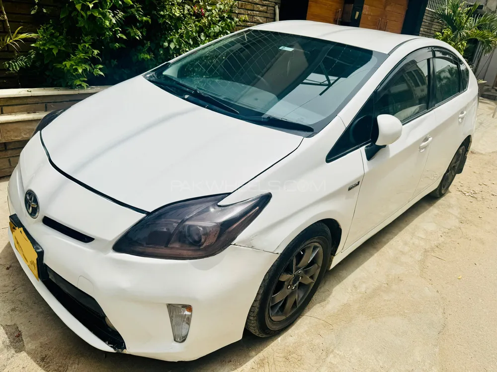 ٹویوٹا پریوس 2013 for Sale in کراچی Image-1