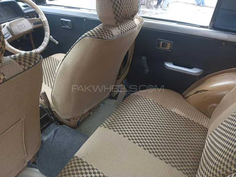 Toyota Starlet 1982 for Sale in Noshero Feroze Image-1