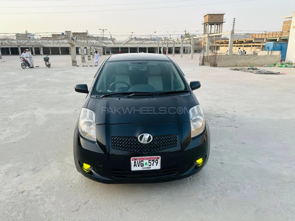 Toyota Vitz 2011 for Sale in Dera ismail khan Image-1