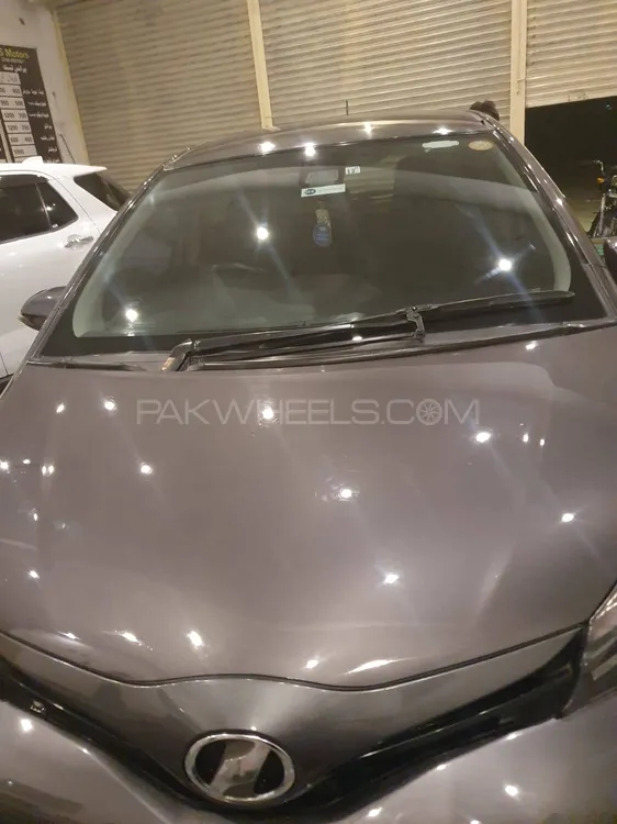 Toyota Vitz 2015 for Sale in Gujrat Image-1