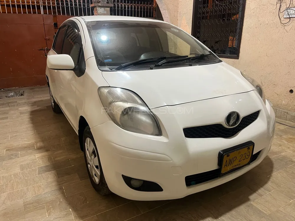 Toyota Vitz 2008 for Sale in Karachi Image-1