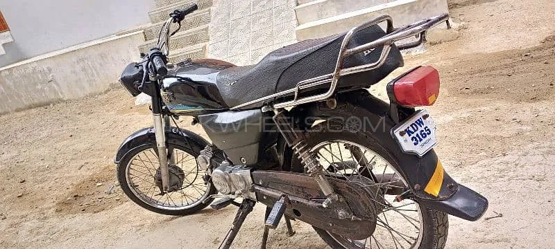 Unique UD 70 2008 for Sale Image-1