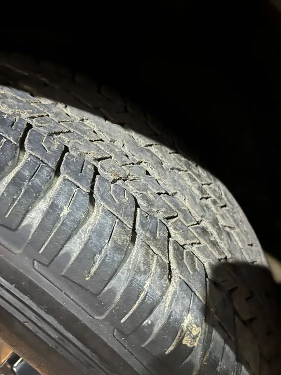fortuner original rim with tyres Image-1
